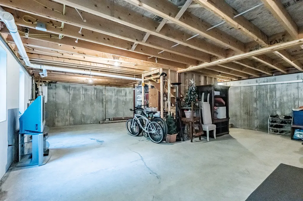 28 Lillian Place Westbrook ME 04092