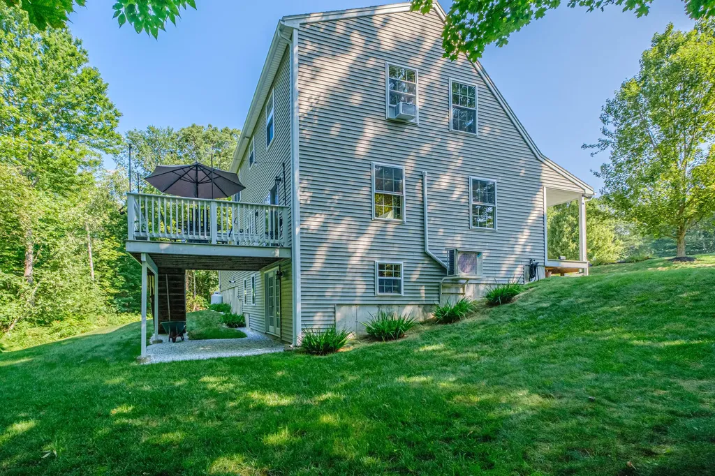 28 Lillian Place Westbrook ME 04092