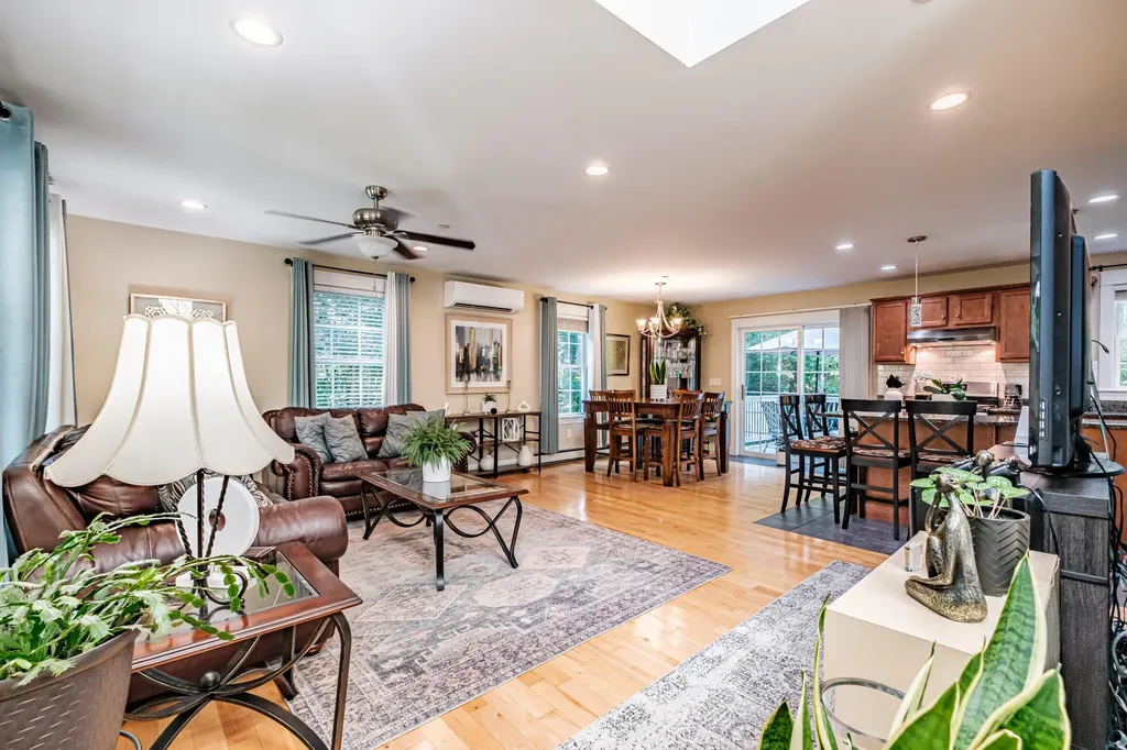 28 Lillian Place Westbrook ME 04092