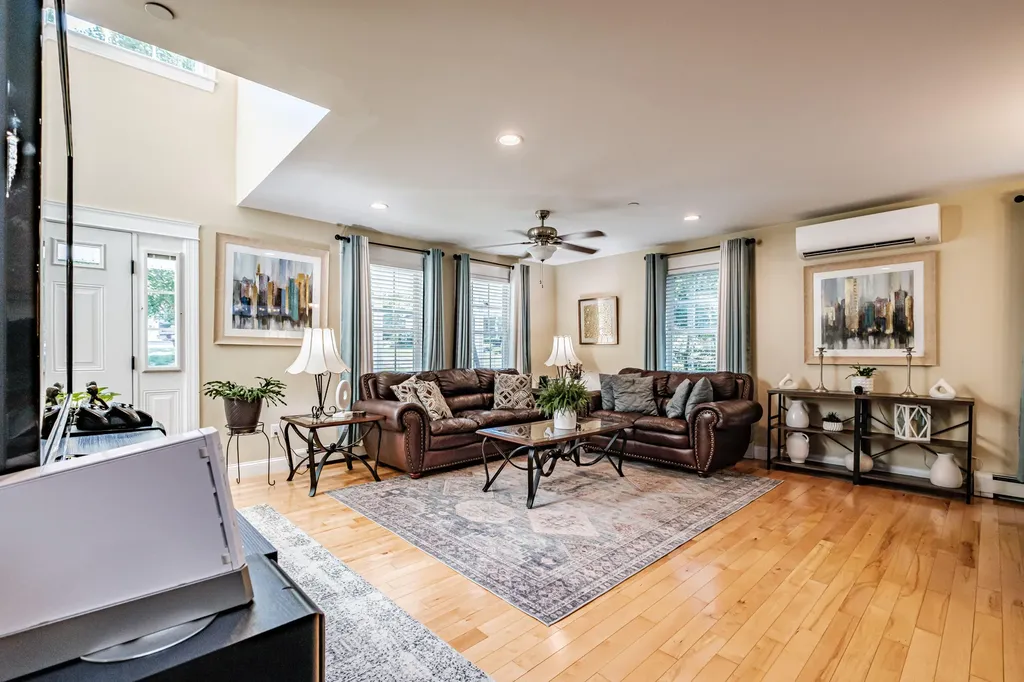 28 Lillian Place Westbrook ME 04092