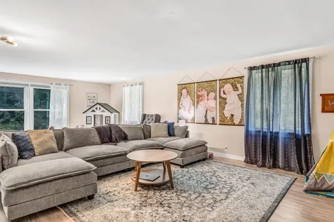185 Liberty Road Washington ME 04574