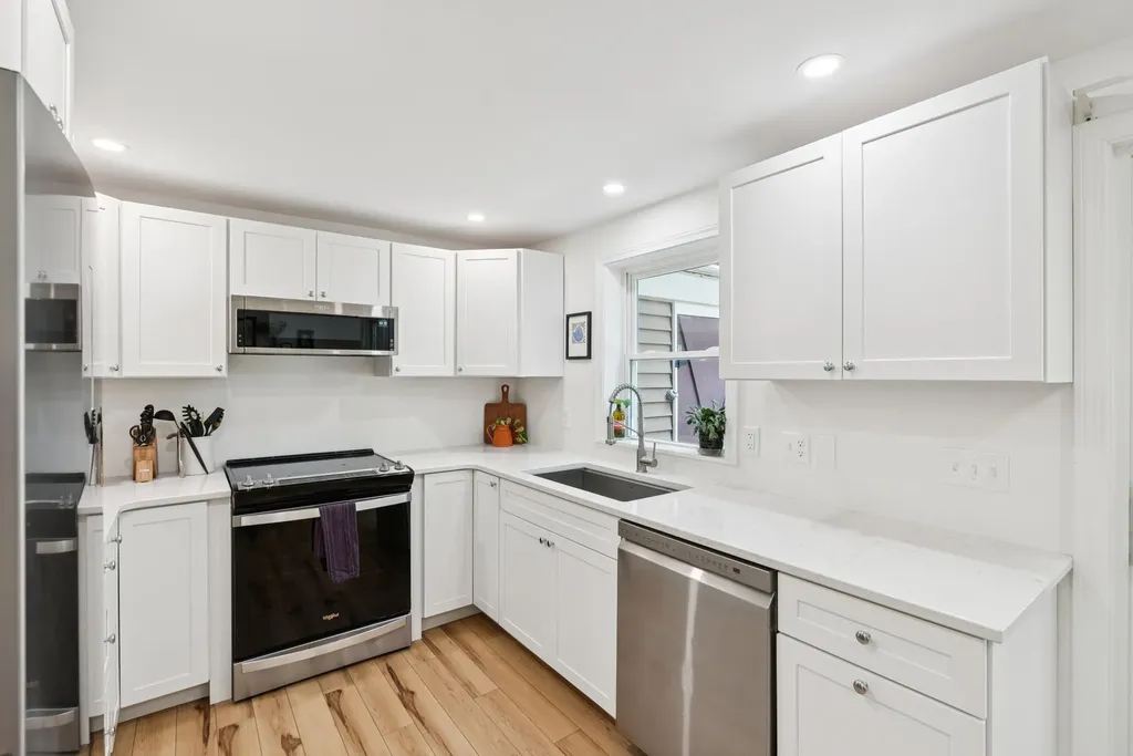 33 Hobart Street South Portland ME 04106