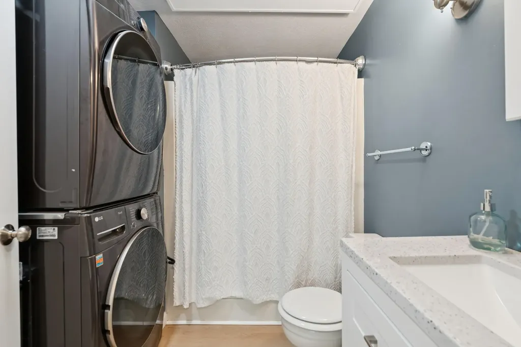 33 Hobart Street South Portland ME 04106