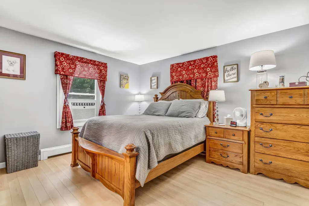 1391 Turner Street Auburn ME 04210