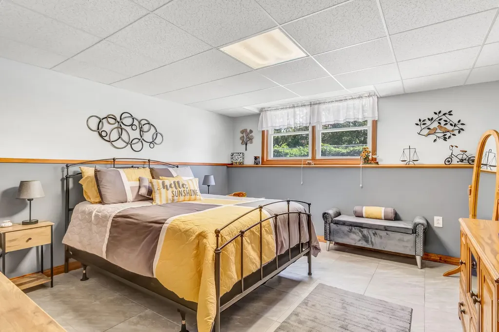 1391 Turner Street Auburn ME 04210