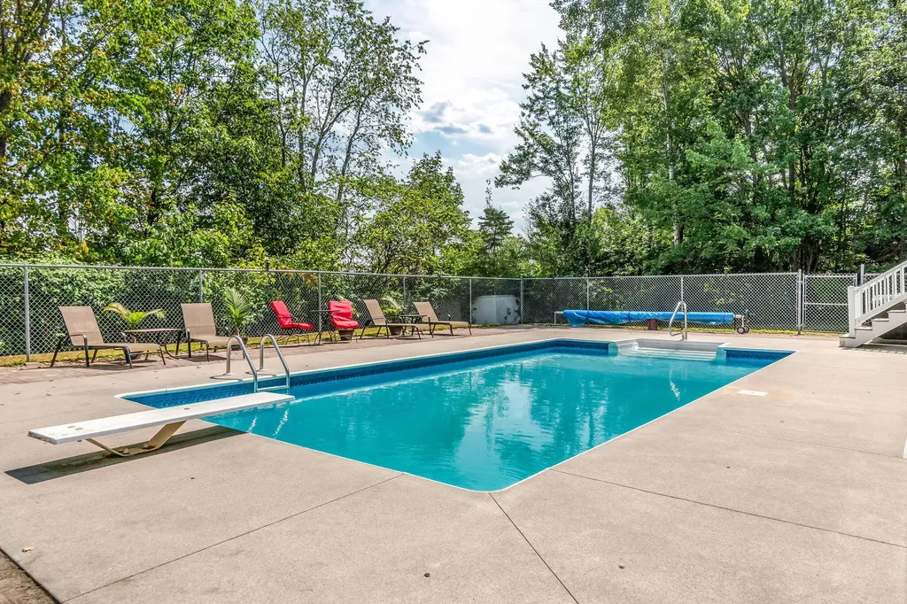 1391 Turner Street Auburn ME 04210