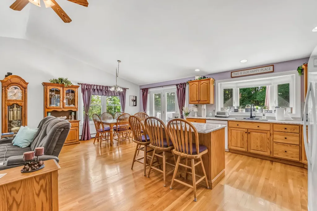 1391 Turner Street Auburn ME 04210