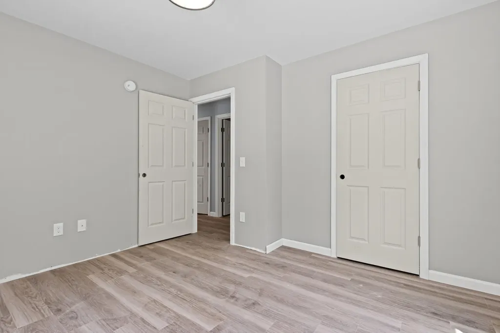 48 Tickle Way Buxton ME 04093