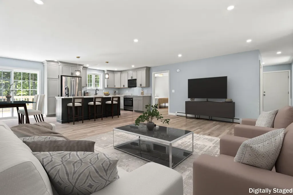 48 Tickle Way Buxton ME 04093