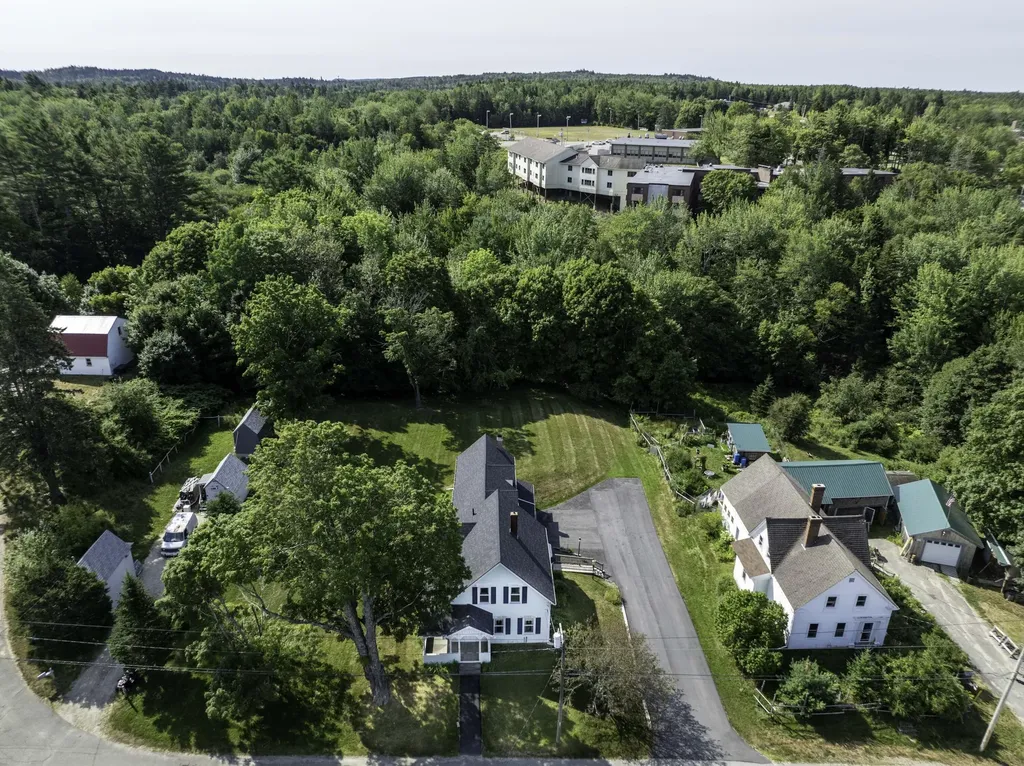 17 School Street Machias ME 04654