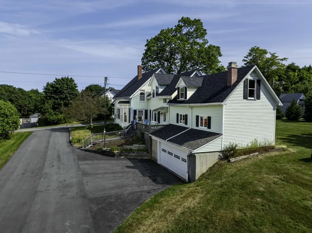 17 School Street Machias ME 04654
