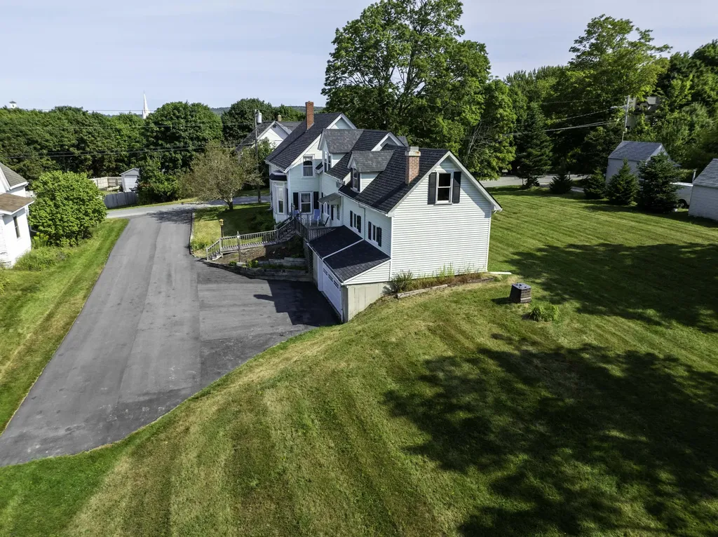 17 School Street Machias ME 04654