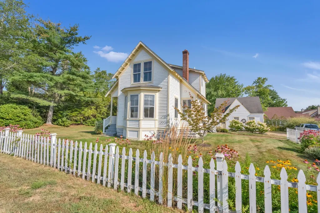86 Summer Street Kennebunk ME 04043