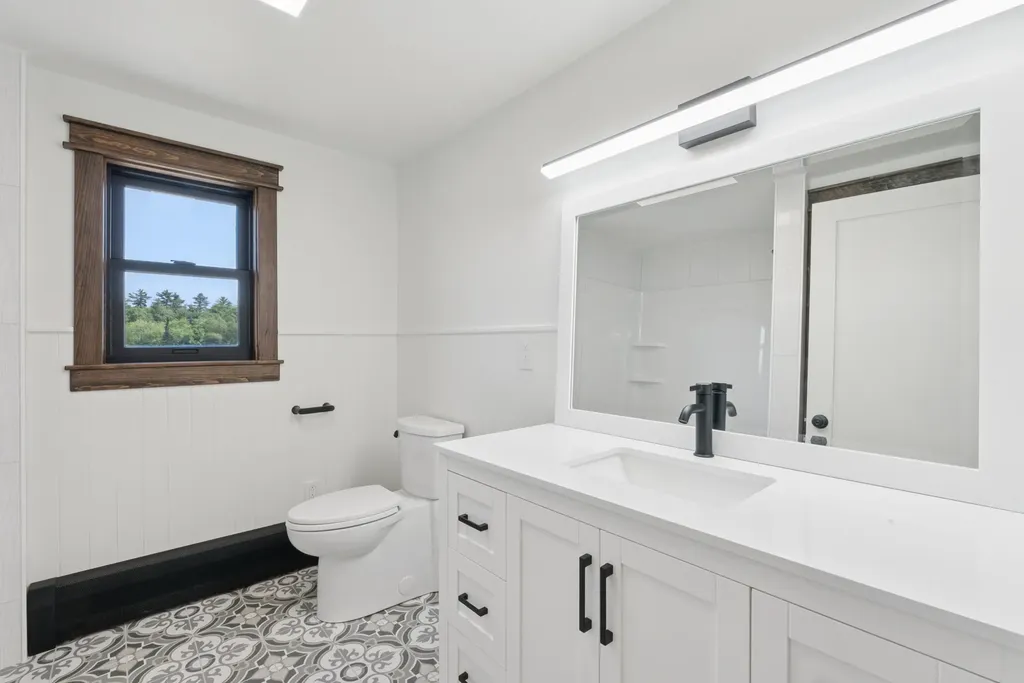 208 Pleasant Street Clinton ME 04927
