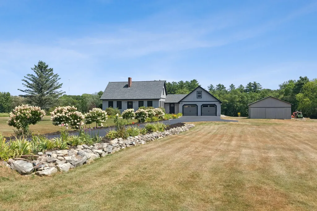208 Pleasant Street Clinton ME 04927
