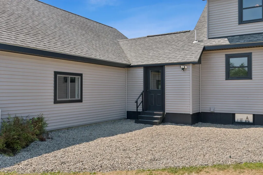 208 Pleasant Street Clinton ME 04927