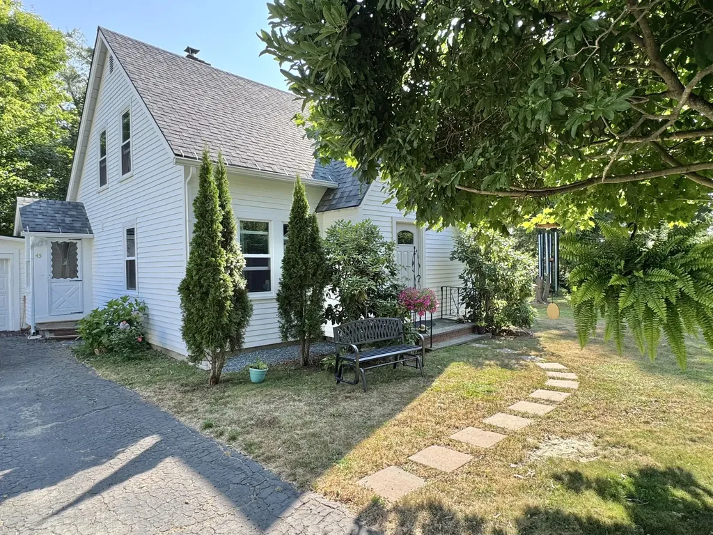 45 Pond Street Bucksport ME 04416