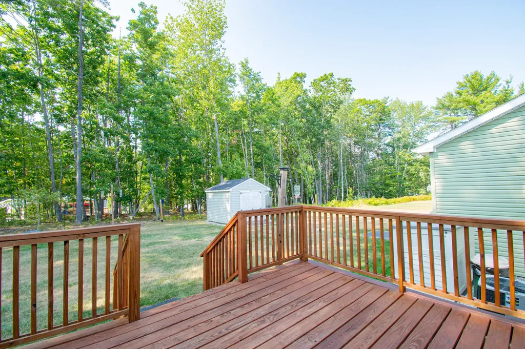 5 Trent Drive Lisbon ME 04250
