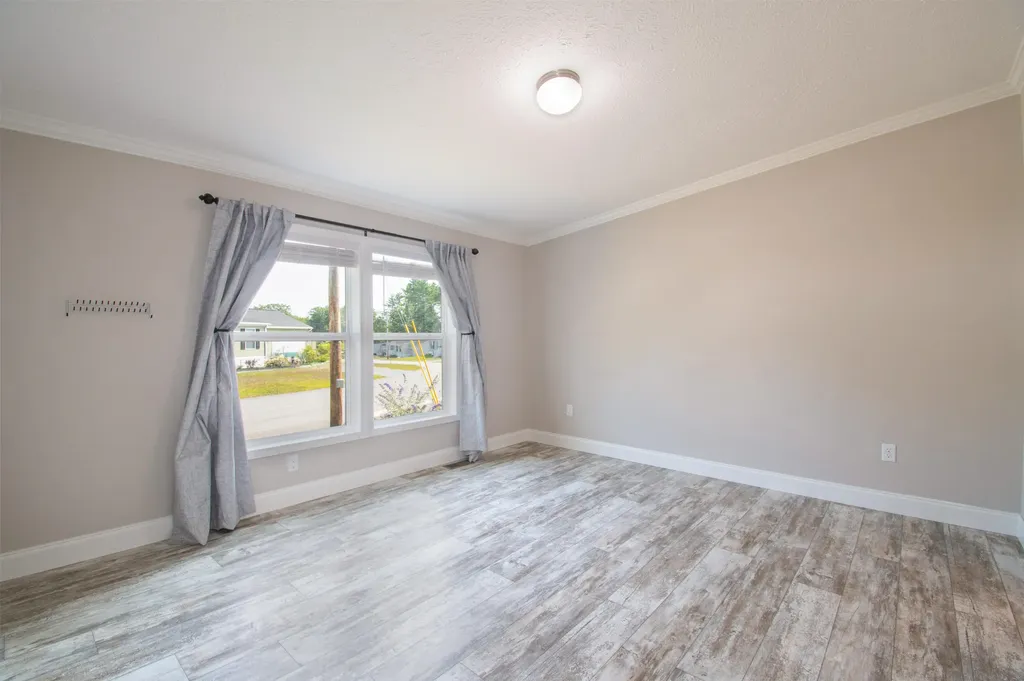 5 Trent Drive Lisbon ME 04250