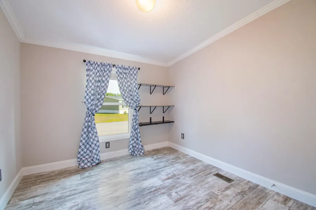 5 Trent Drive Lisbon ME 04250