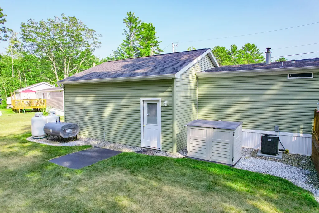 5 Trent Drive Lisbon ME 04250
