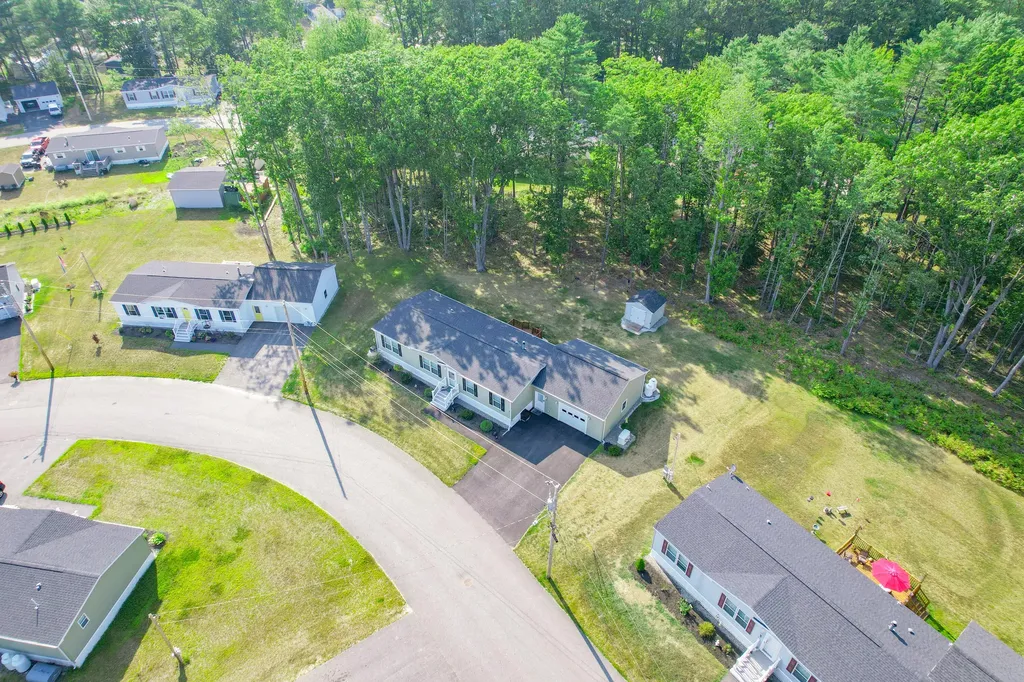 5 Trent Drive Lisbon ME 04250
