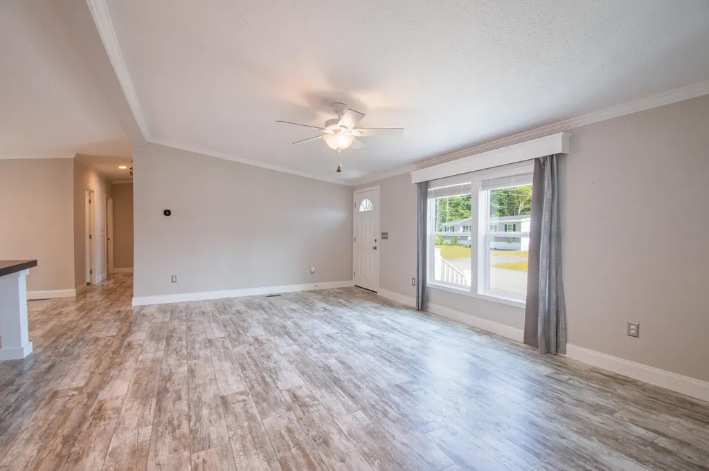 5 Trent Drive Lisbon ME 04250