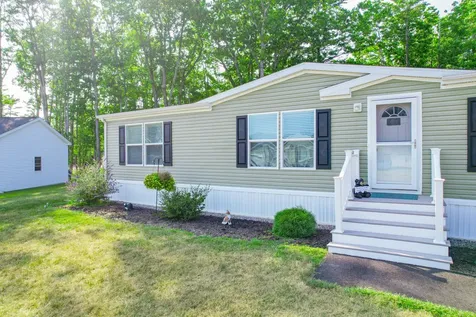 5 Trent Drive Lisbon ME 04250