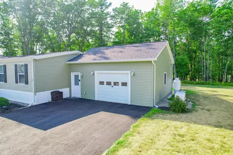 5 Trent Drive Lisbon ME 04250