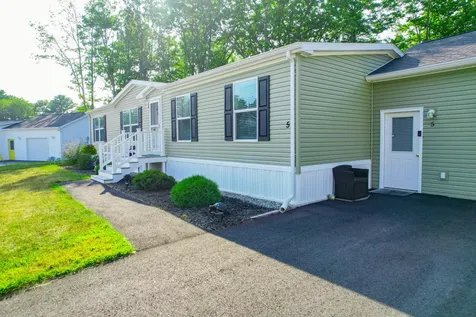 5 Trent Drive Lisbon ME 04250