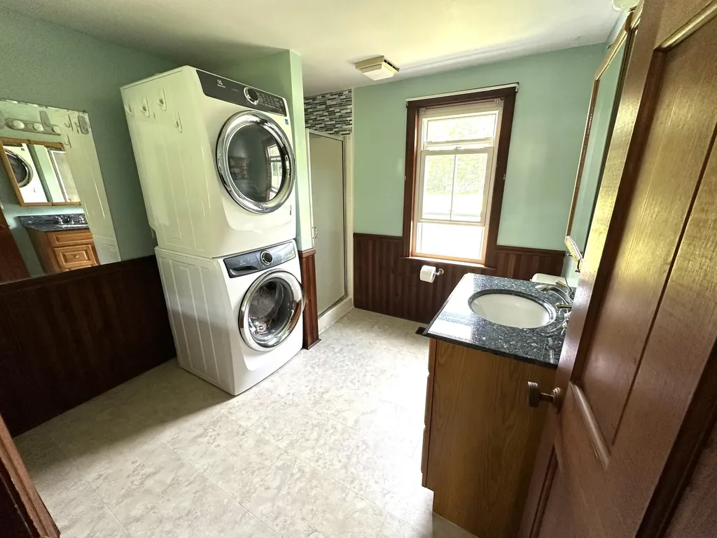 180 Center Road Lebanon ME 04027