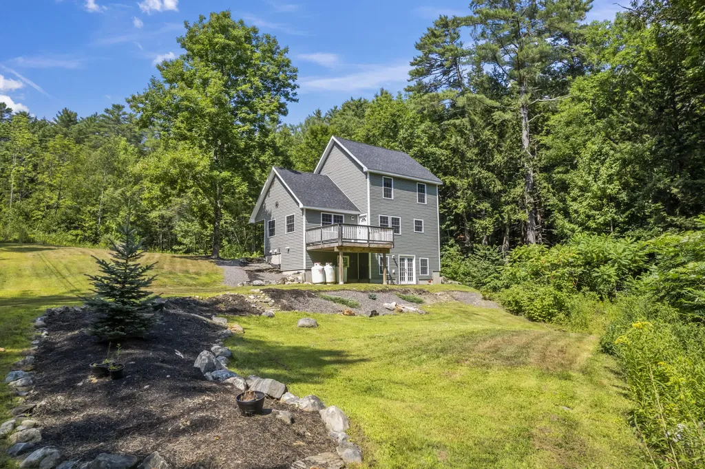 11 Petersville Lane Gardiner ME 04345