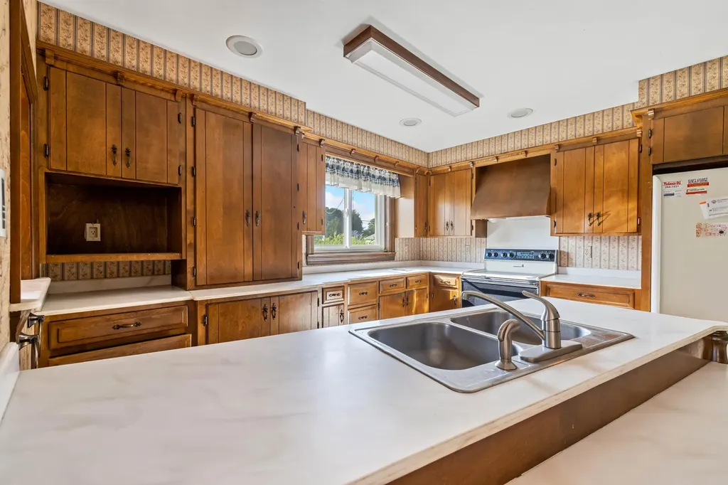 177 Hill Street Biddeford ME 04072