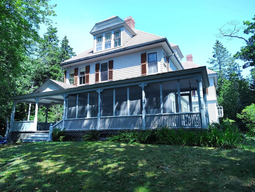 122 Waukeag Avenue Sorrento ME 04677
