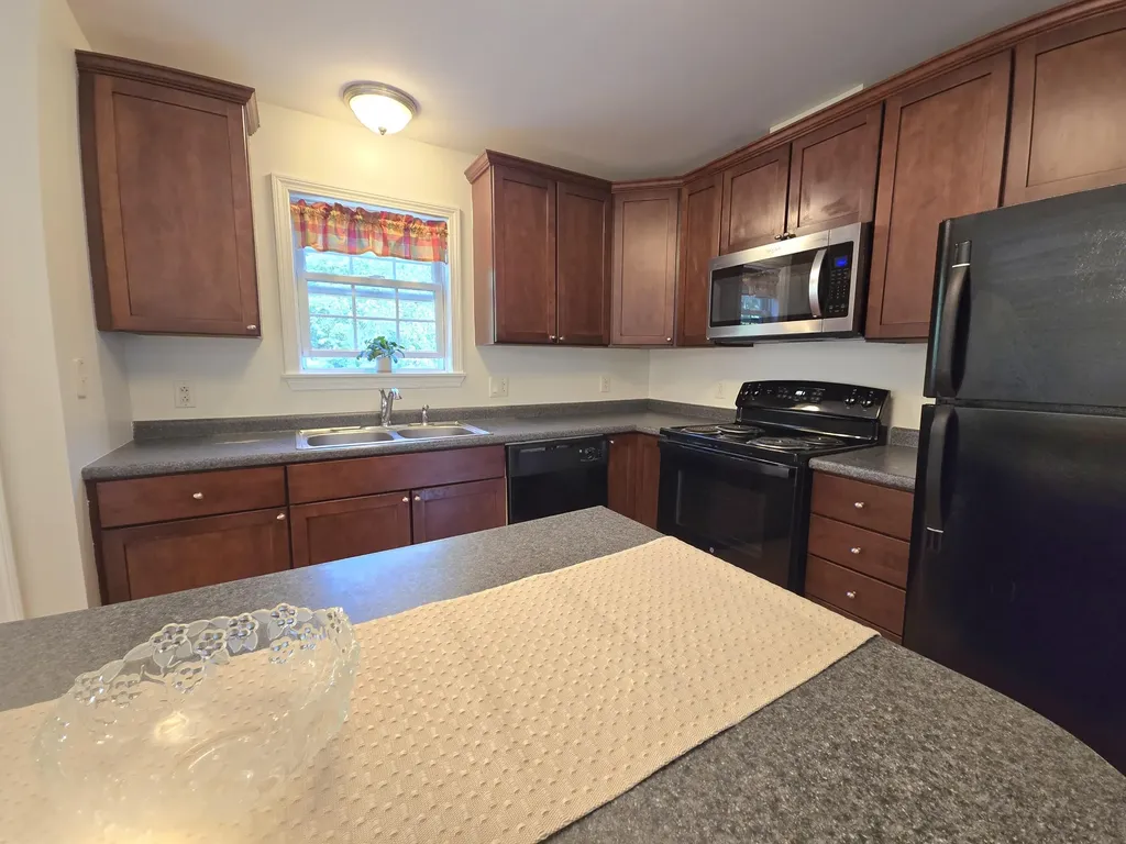 86 Bluebird Road Warren ME 04864