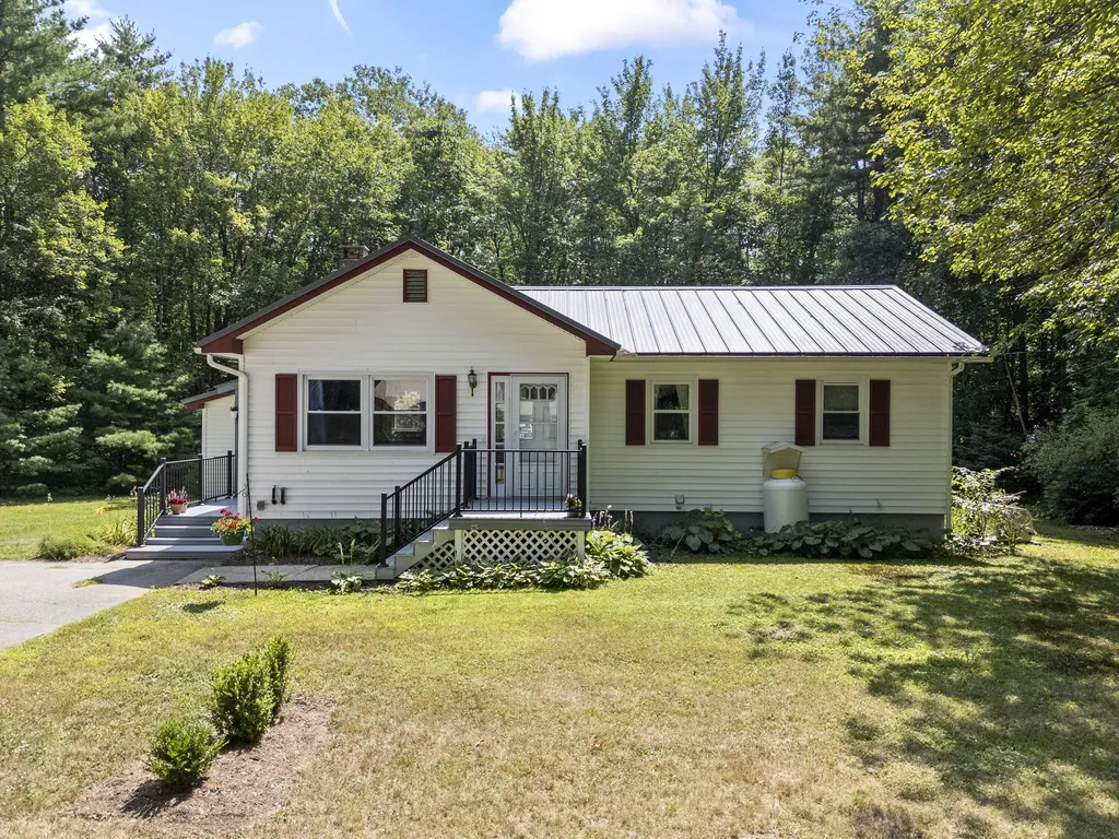 35 Farrington Road Gorham ME 04038