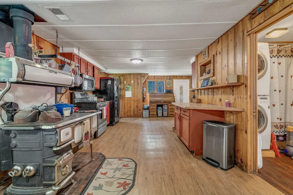 546 Webber Pond Road Vassalboro ME 04989