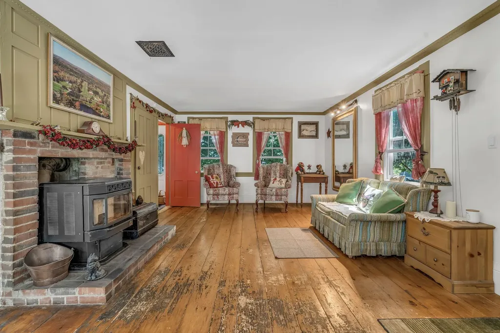 546 Webber Pond Road Vassalboro ME 04989