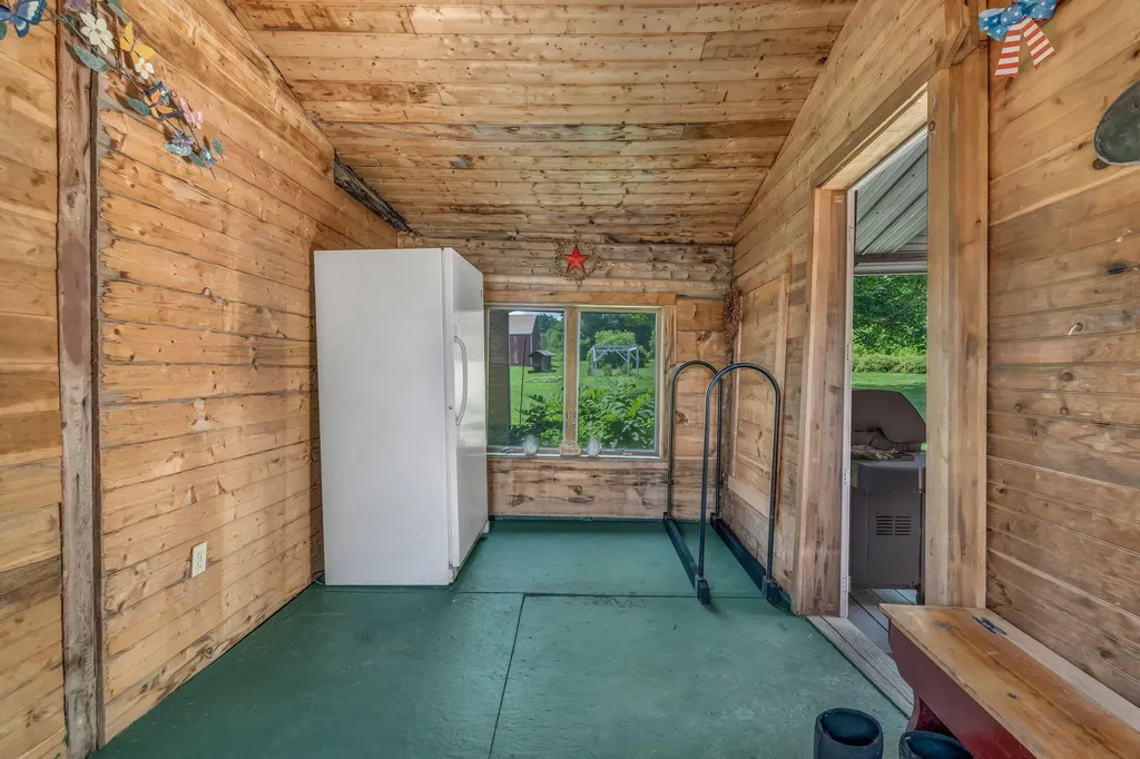 546 Webber Pond Road Vassalboro ME 04989