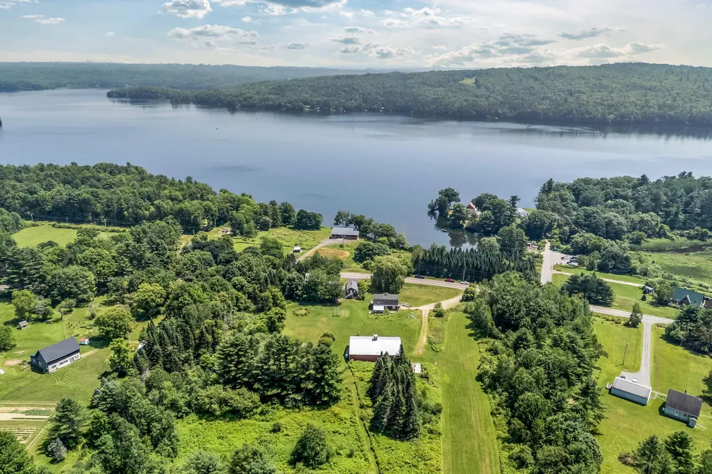 546 Webber Pond Road Vassalboro ME 04989