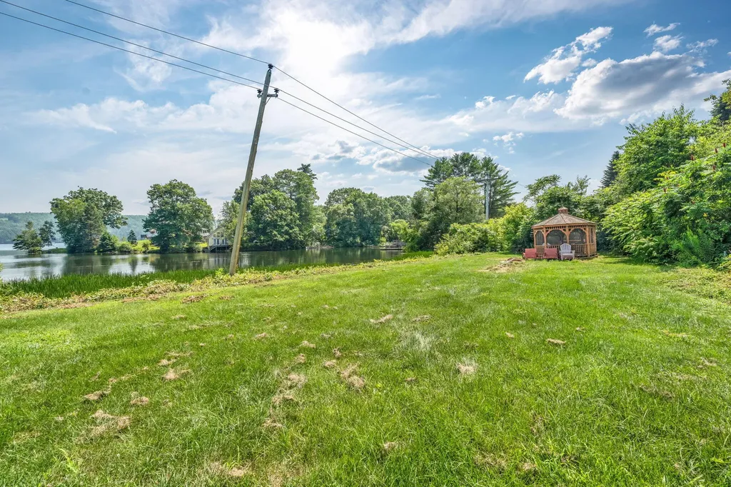 546 Webber Pond Road Vassalboro ME 04989