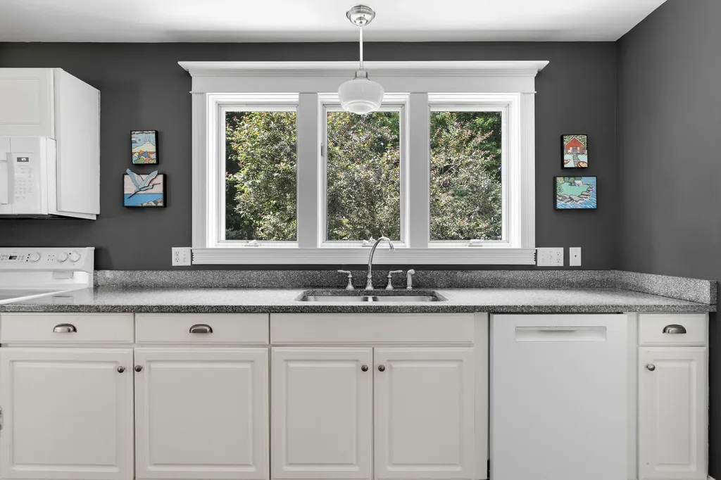2 Sunnyfield Lane Falmouth ME 04105