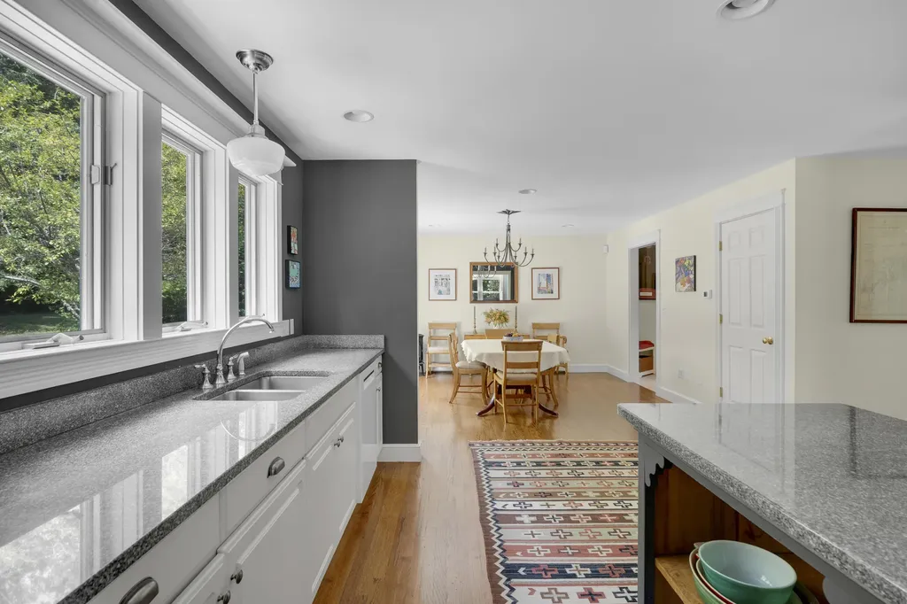 2 Sunnyfield Lane Falmouth ME 04105