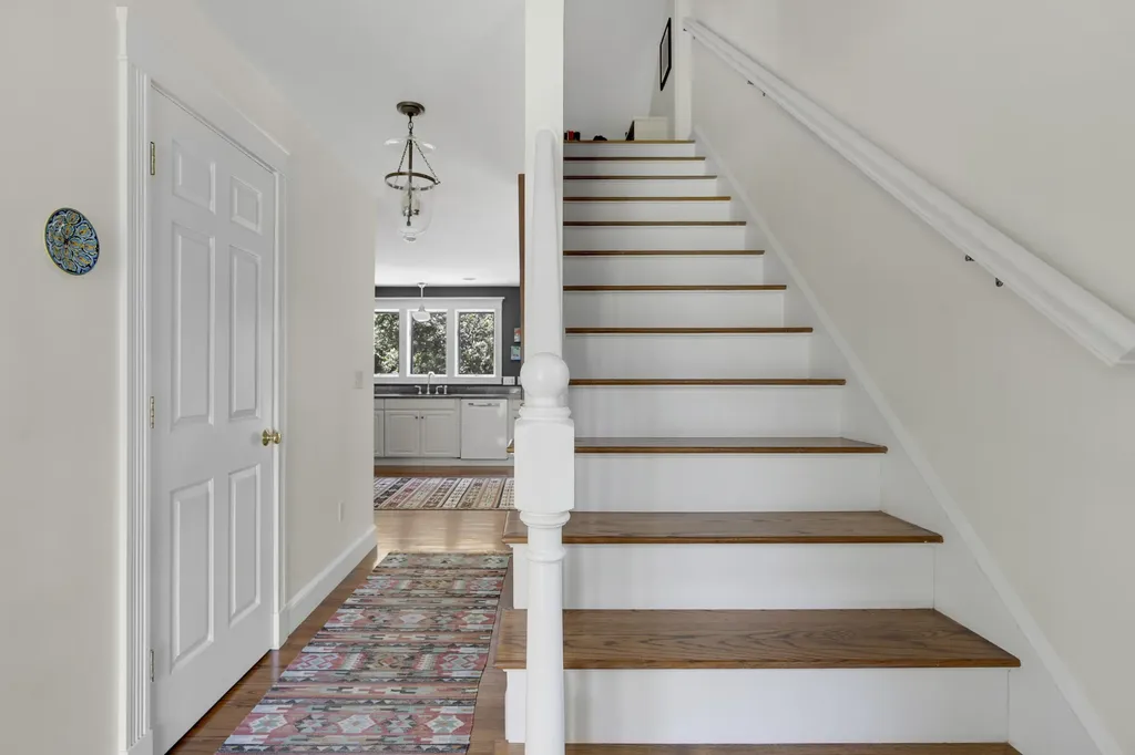 2 Sunnyfield Lane Falmouth ME 04105