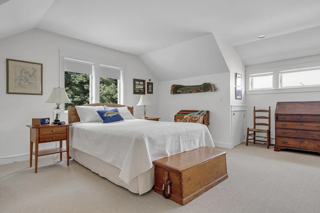 2 Sunnyfield Lane Falmouth ME 04105
