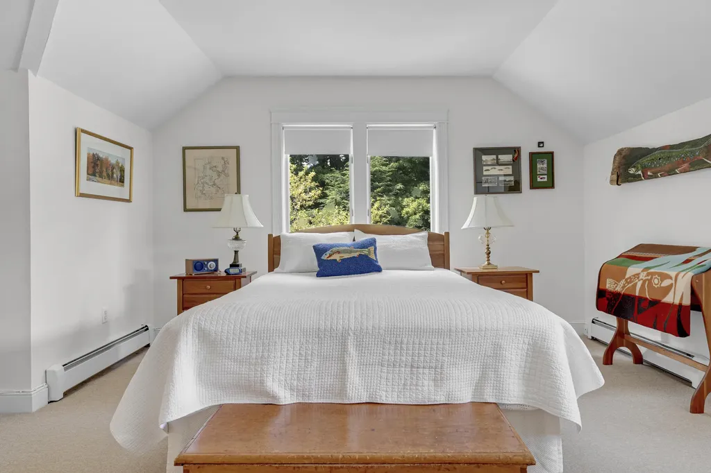 2 Sunnyfield Lane Falmouth ME 04105