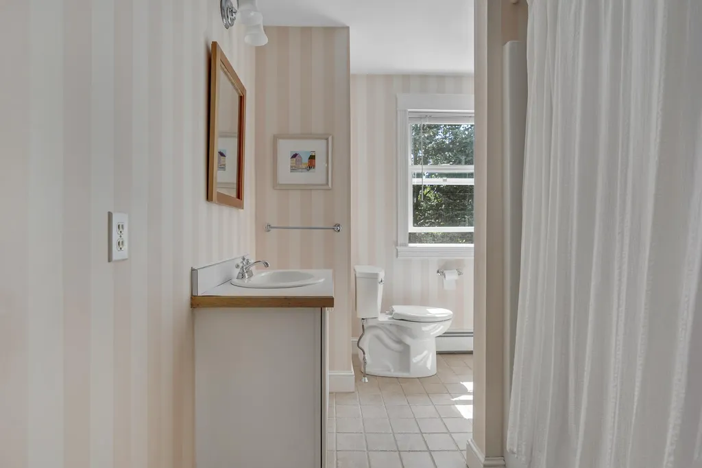 2 Sunnyfield Lane Falmouth ME 04105