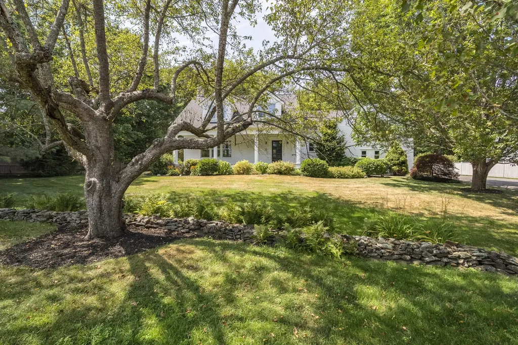 2 Sunnyfield Lane Falmouth ME 04105