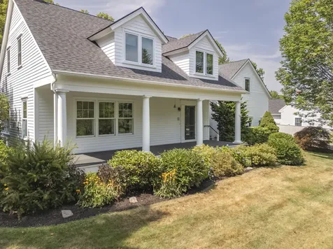 2 Sunnyfield Lane Falmouth ME 04105