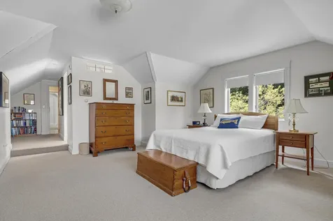 2 Sunnyfield Lane Falmouth ME 04105